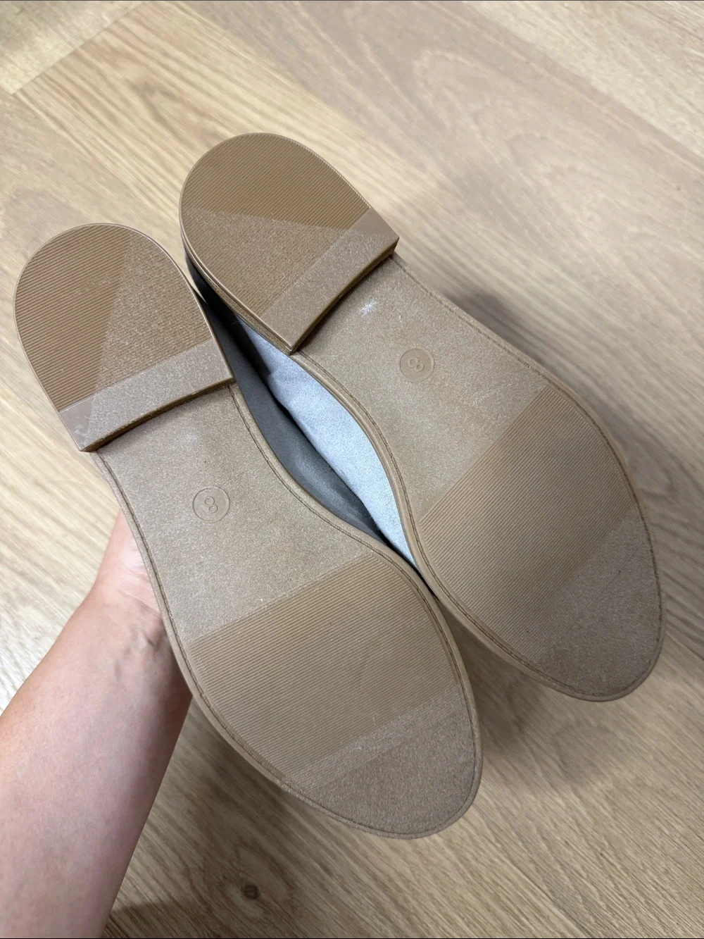 Universal Thread Women's Suede Slip-On Loafers in Light Gray Size 8
